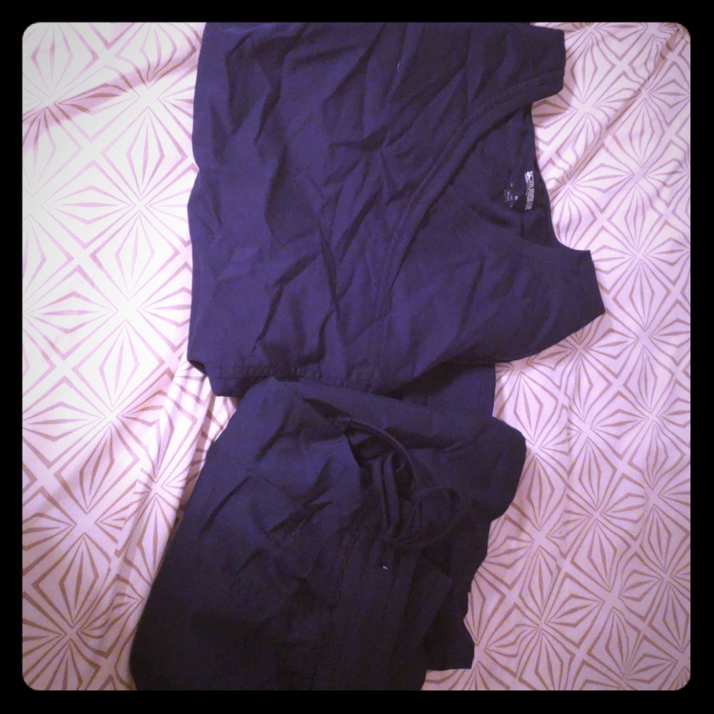 Scrub set